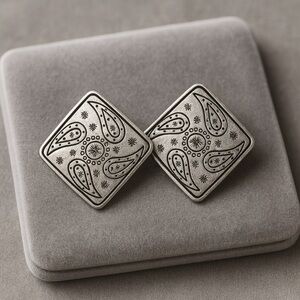 Premier Designs PAISLEY Silver Square Earrings Lip/Post NWT 1" Diameter #426